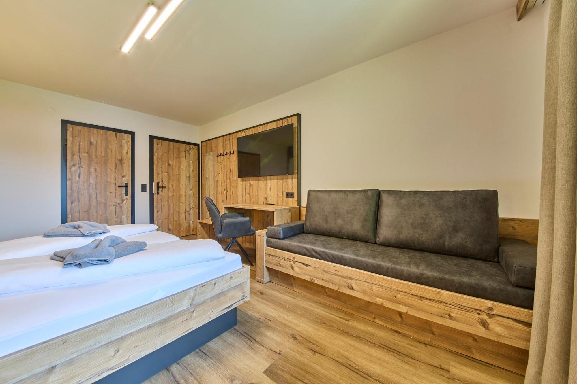 Eibinghof Bed & Breakfast & Swim Saalbach-Hinterglemm Exterior photo